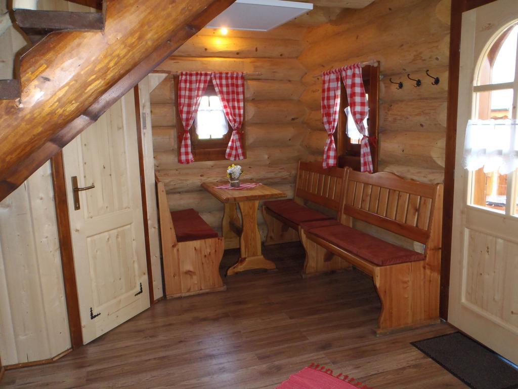 Ubytovanie Koliba Pacho - Zrub Katka Prievidza Kamer foto